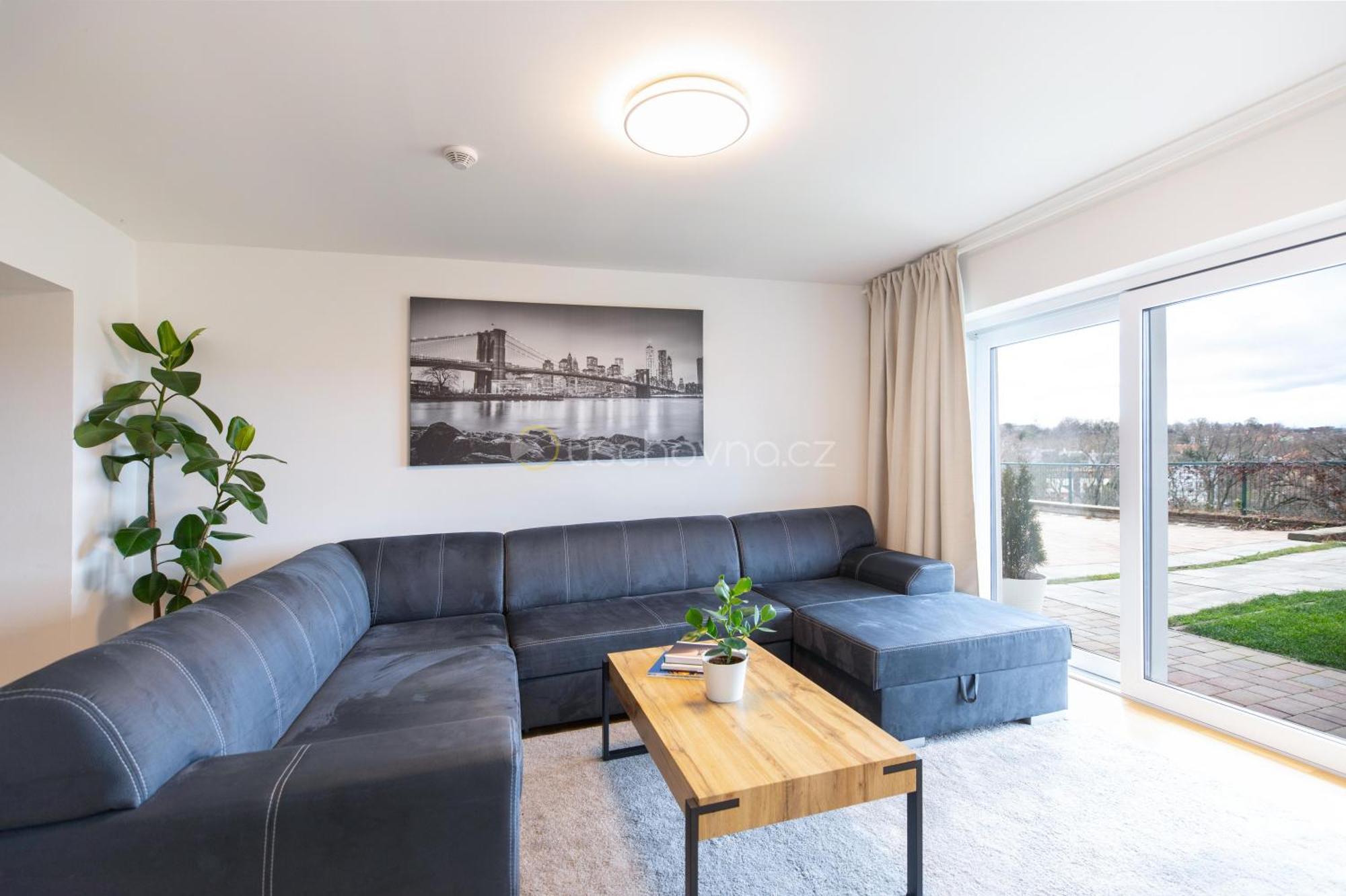 Airport Luxury Apartment & Spa 프라하 외부 사진