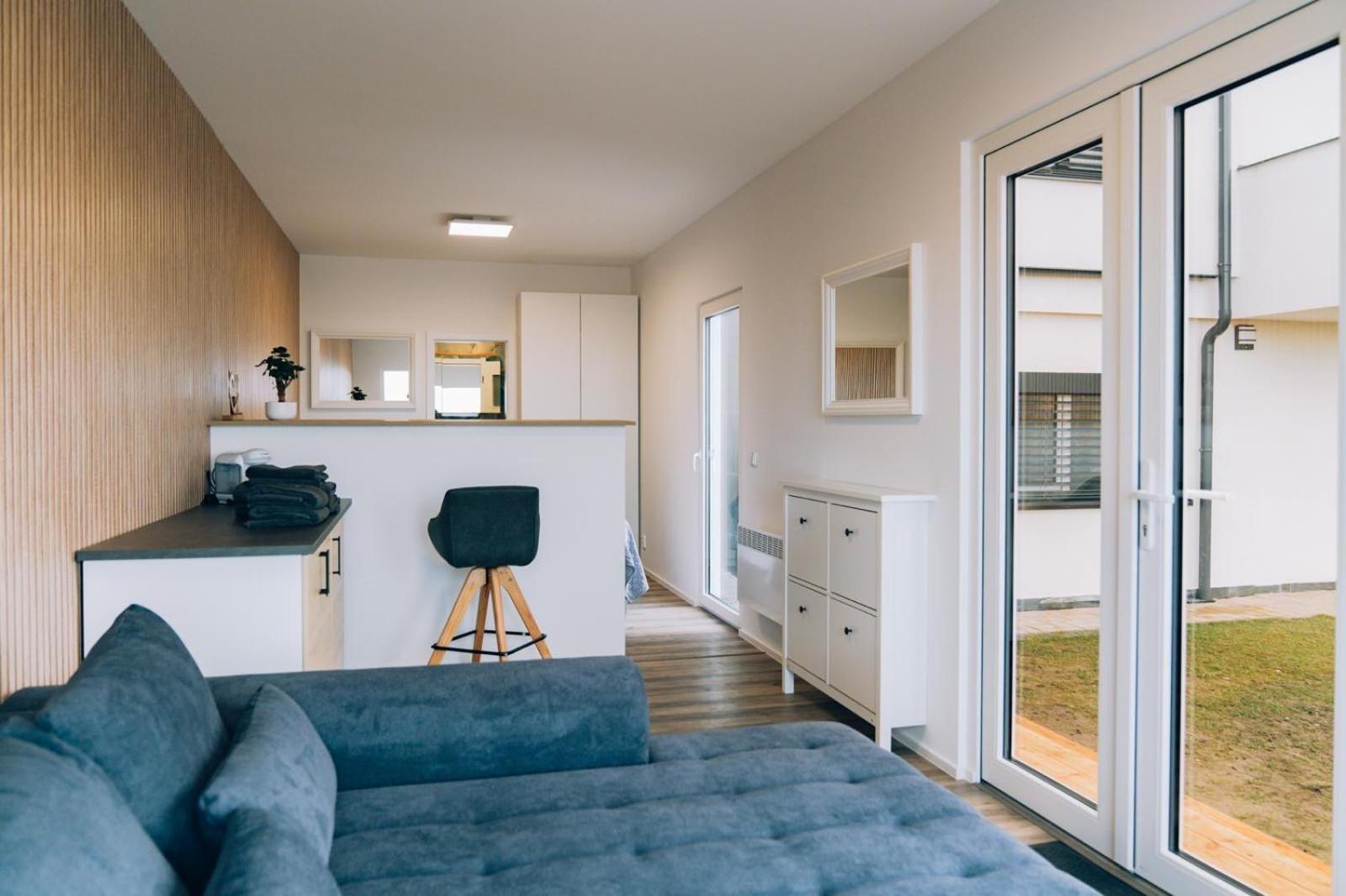 Airport Luxury Apartment & Spa 프라하 외부 사진