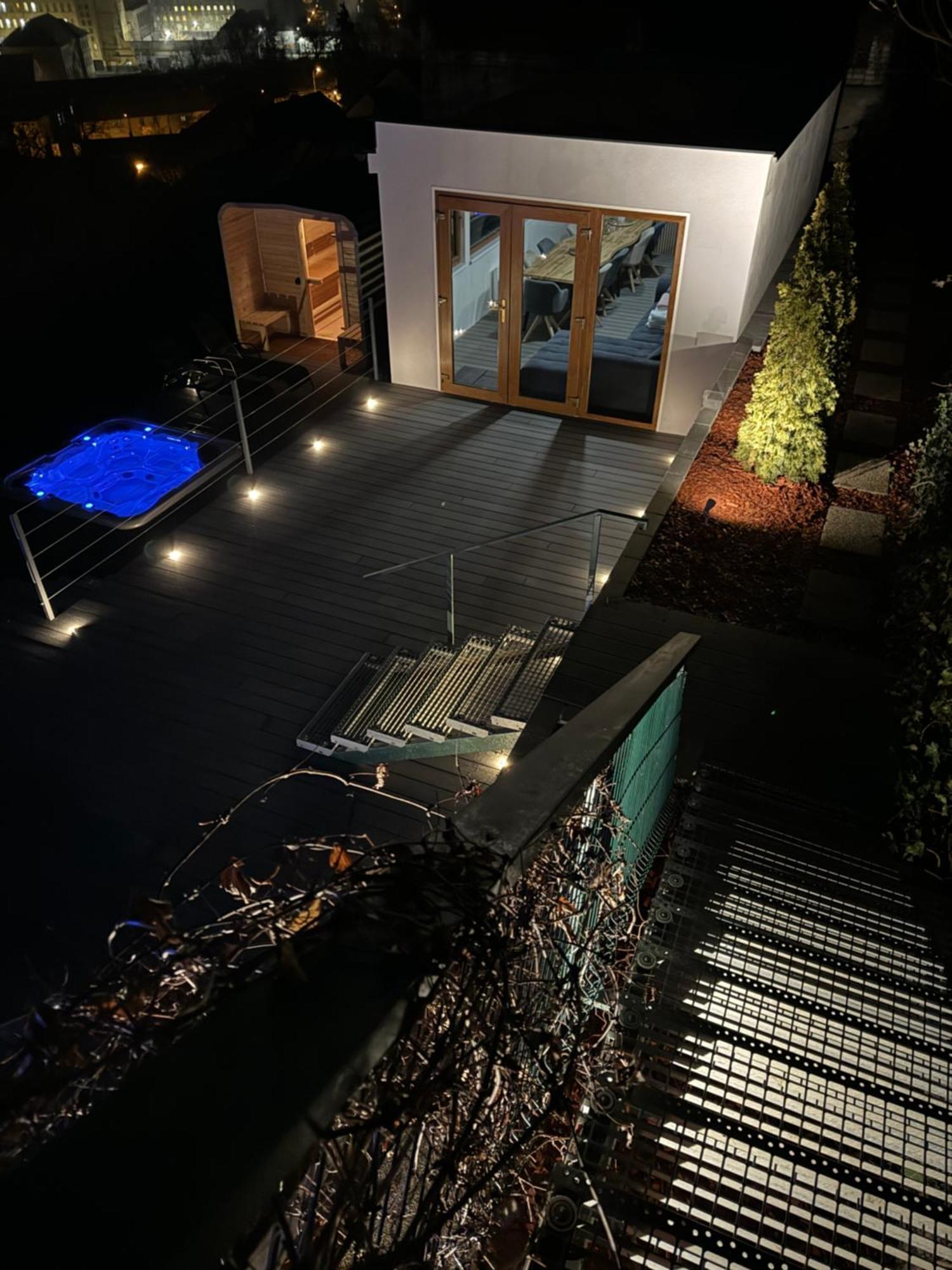 Airport Luxury Apartment & Spa 프라하 외부 사진
