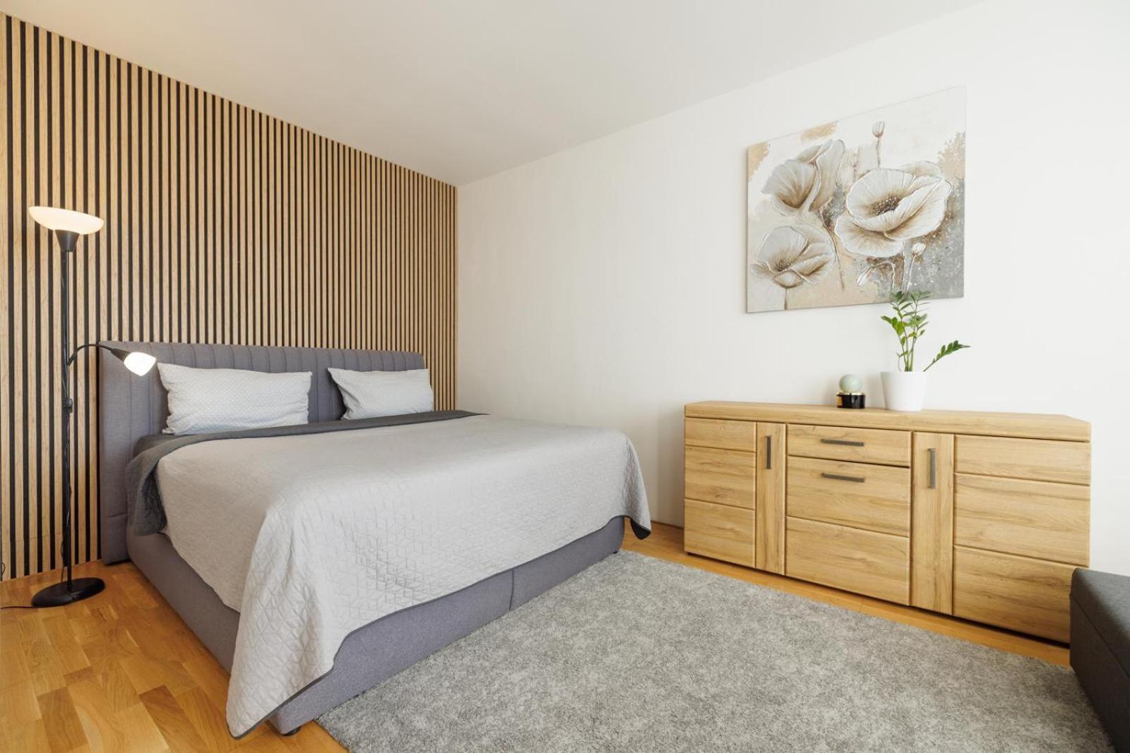 Airport Luxury Apartment & Spa 프라하 외부 사진