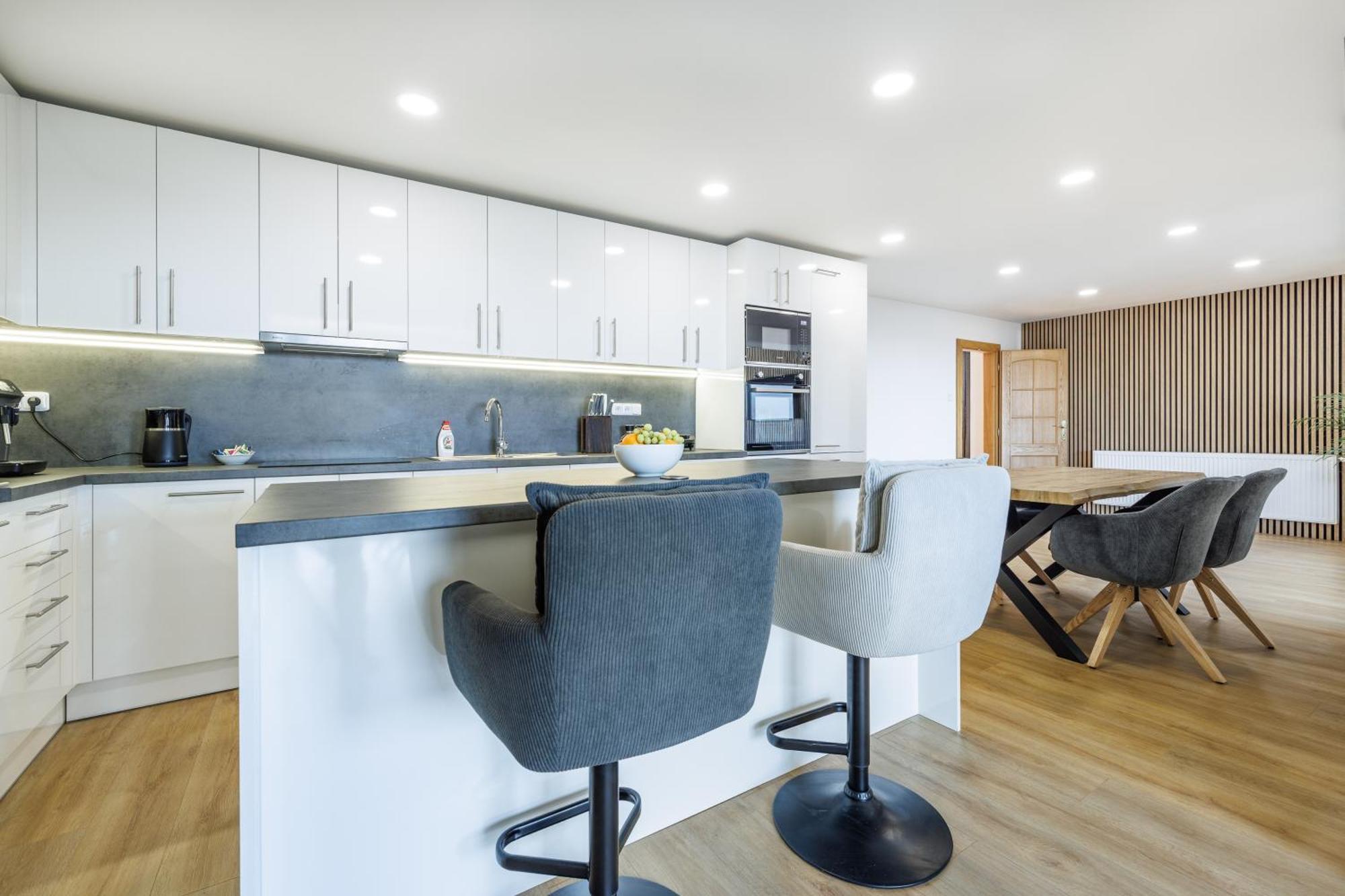 Airport Luxury Apartment & Spa 프라하 외부 사진